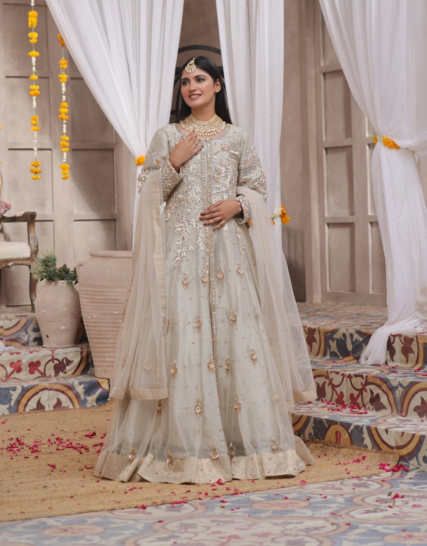 Indian Dresses Jabong Party Wear Gowns Hana- Indian Party Wear Gown For Desi Weddings Karigur Indian Dresses Jabong Party Wear Gowns Hana- Indian Party Wear Gown For Desi Weddings Karigur