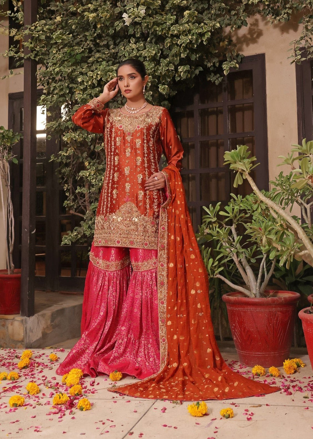 RUHANIYAT- White Pakistani Bridal Dress Karigur RUHANIYAT- White Pakistani Bridal Dress Karigur