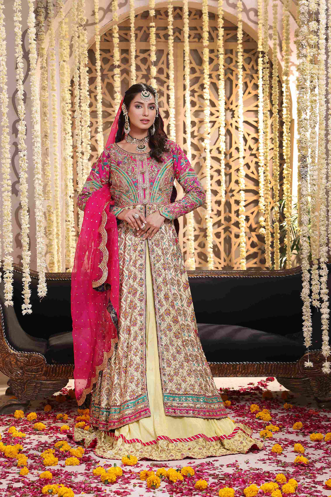 Lorelei- Pakistani Mehendi & Wedding Dress Karigur Lorelei- Pakistani Mehendi & Wedding Dress Karigur